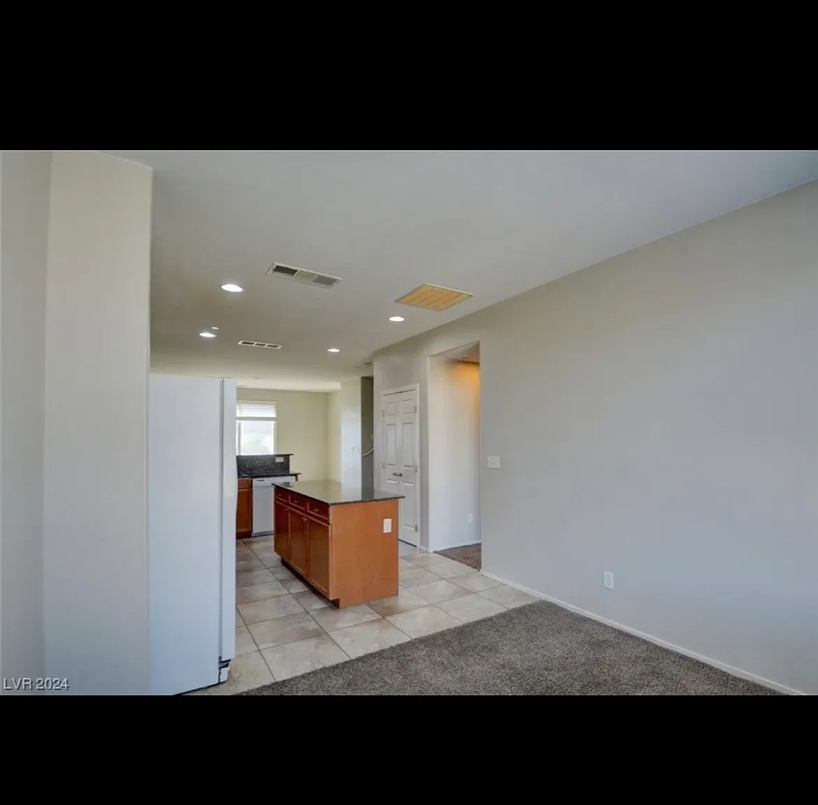 4 bed, 3.5 bath, 1874 sqft, $3,000 — Photo 1