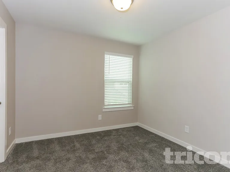 1034 Fallgate Dr — Photo 11