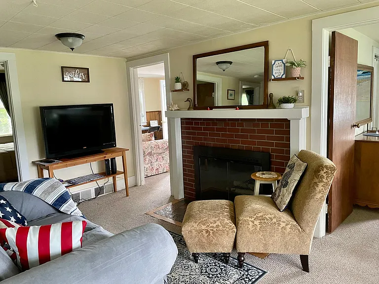 230 Shore Rd — Photo 9