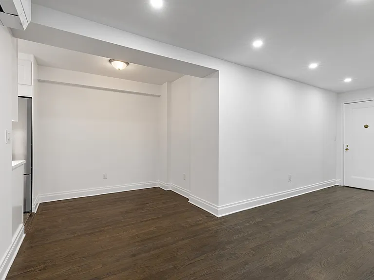 160 E 89th St #4G — Photo 9