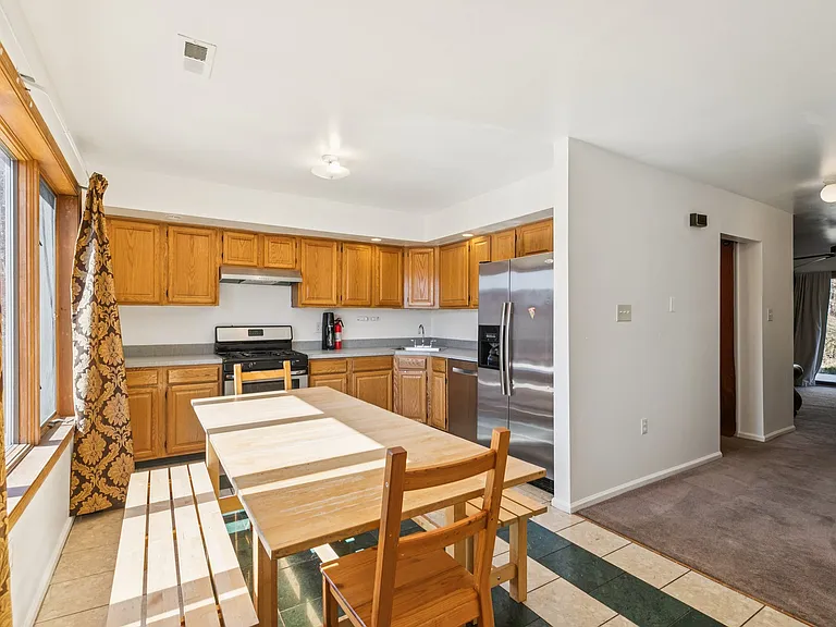 3379 Frederick St — Photo 16