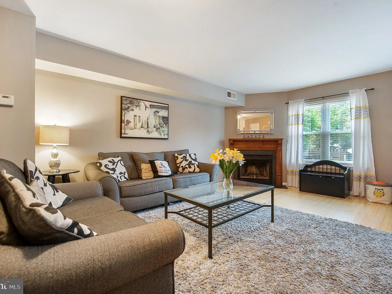3 bed, 2.5 bath, 2080 sqft, $3,000 — Photo 4