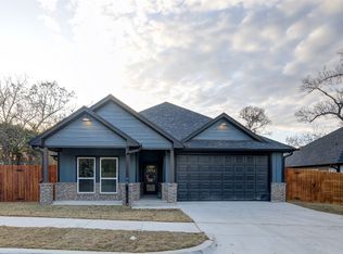 403 N Holman St, Decatur, TX 76234