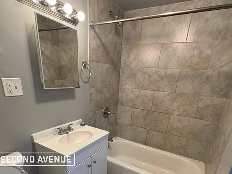 8925 S Laflin St — Photo 16