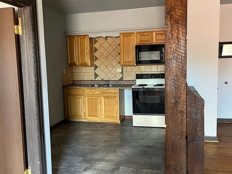219-221 W High St — Photo 3