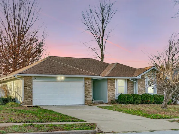 3645 S Ridgecrest Avenue, Springfield, MO 65807