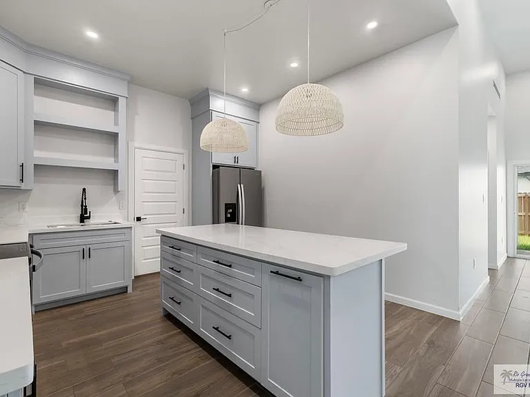 5612 Hedgerow Ct — Photo 3
