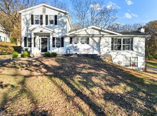 2113 Oakview Dr, Imperial, MO 63052
