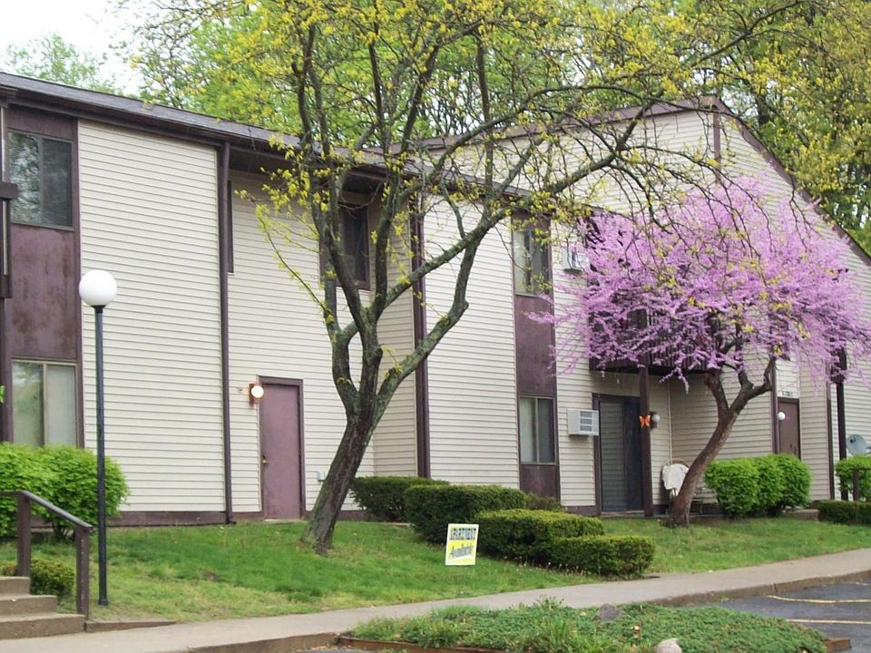 2nd image of 630 Johnson St