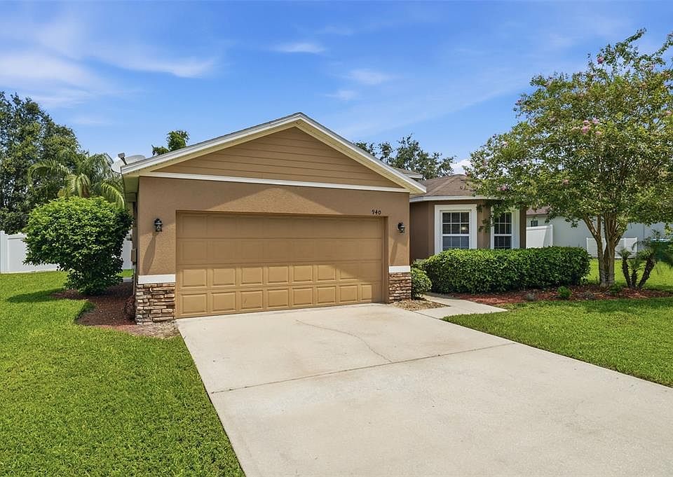 1st image of 940 FALLBROOKE AVENUE