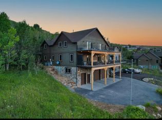 705 N Lochwood Vw, Garden City, UT 84028