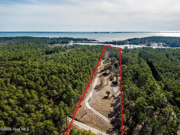 385 Old Swansboro Road, Newport, NC 28570