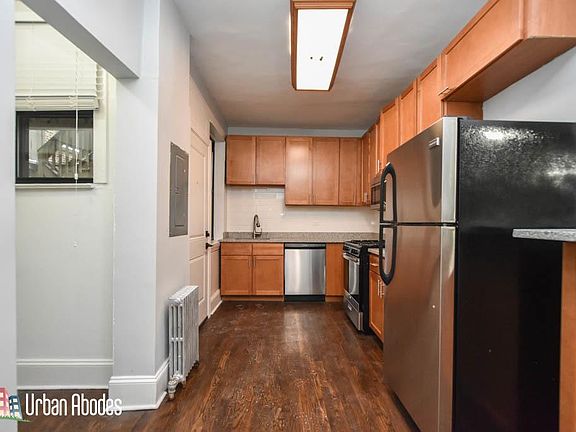 3rd image of 6105 N Winthrop Ave #Ua1