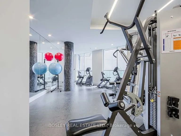 377 Madison Ave #312 — Photo 25