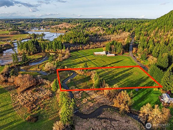 2nd image of 1523 Delphi Road SW