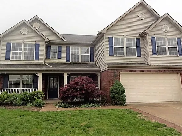 1075 Springwater Dr, Greenwood, IN 46143