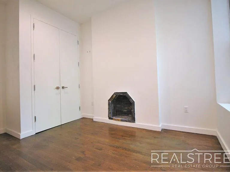 911 Jefferson Ave #1L — Photo 6