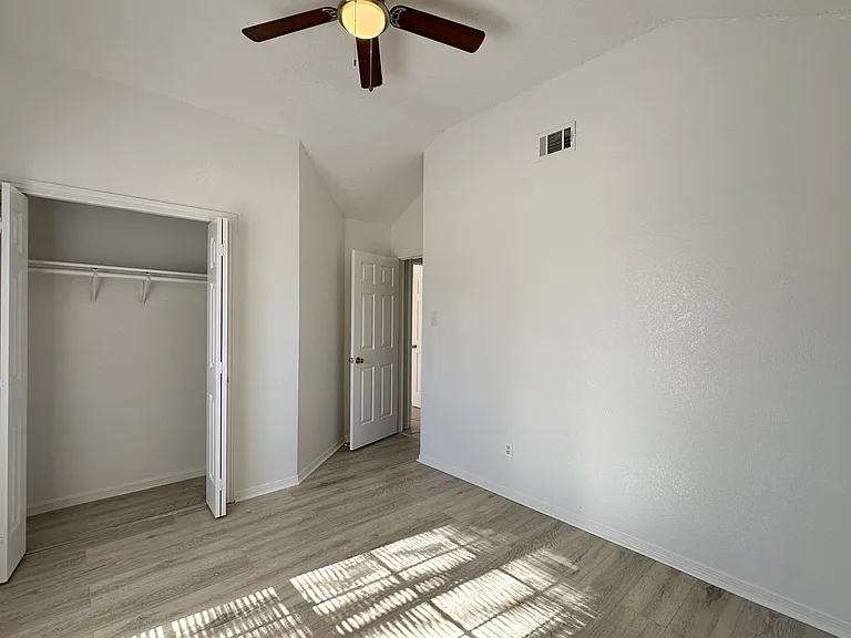 3004 Sundown Ln — Photo 25