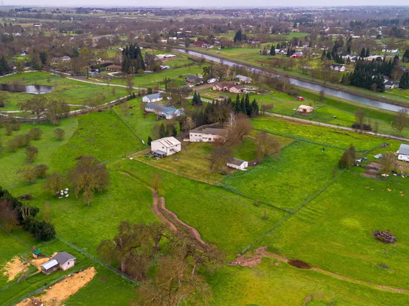 12707 Leo Ln, Wilton, CA 95693