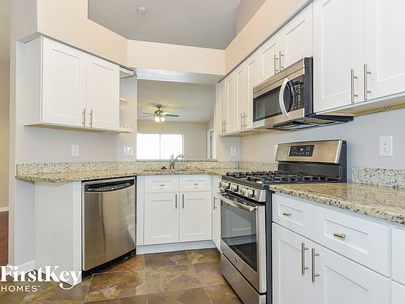 5th image of 3124 Summer House Dr