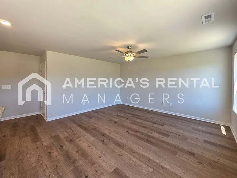 4111 Hudson Ct — Photo 11
