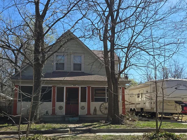 338 N Madison Ave, Wichita, KS 67214