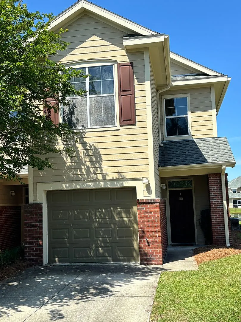 1101 Baldwin Rowe Cir — Photo 2