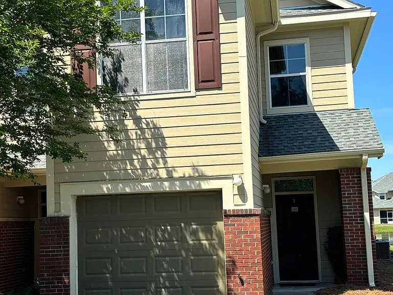 1101 Baldwin Rowe Cir — Photo 2