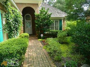 5300 Brookside Pl, Roswell, GA 30076