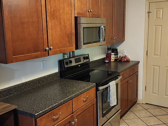 3rd image of 4660 Lake St APT 3
