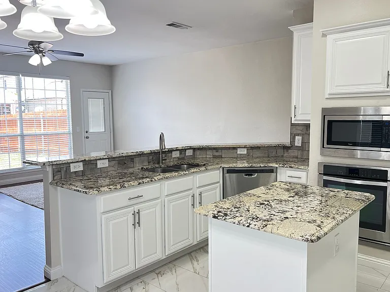 2505 Hunters Run Dr — Photo 14