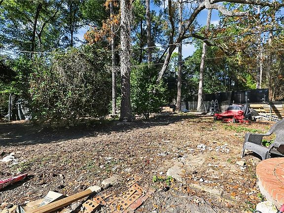 4th image of 906 Elizabeth Pl