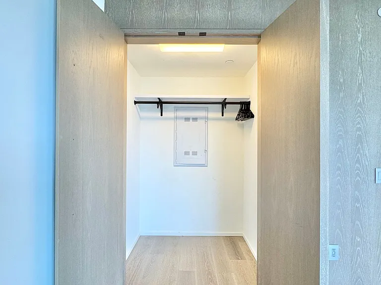 1000 Auahi St #3909 — Photo 21