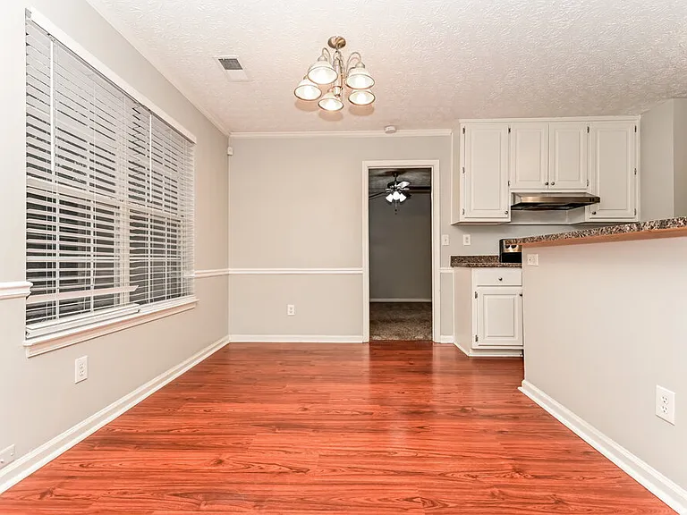 434 Fairhaven Ct — Photo 4