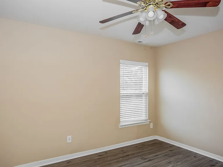 1530 Ladora Dr — Photo 11
