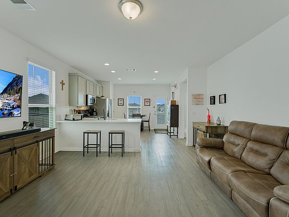 4th image of 6802 Tiznow Ln