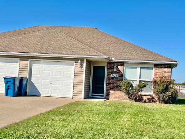 317 E Benning St #B, Odessa, MO 64076