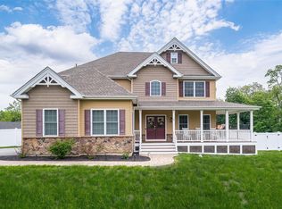 14 Cooper Ct, New Windsor, NY 12553