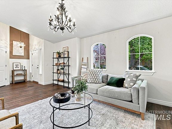 5th image of 209 S Grandean Way