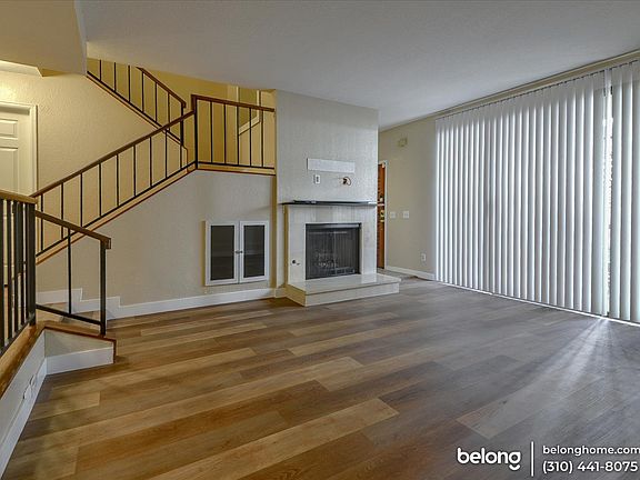 4th image of 1945 N Beachwood Dr APT C