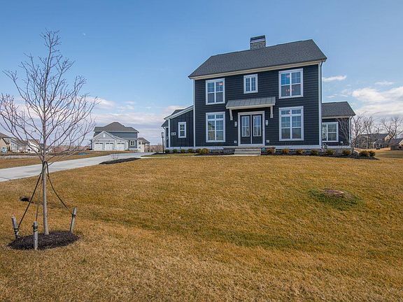 3rd image of 1850 Dartmoor Ln