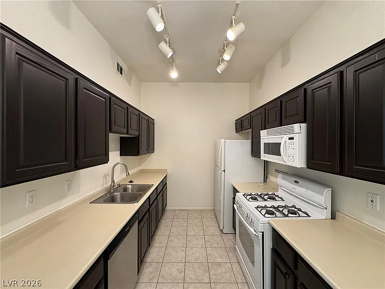 3350 Cactus Shadow St #102 — Photo 7