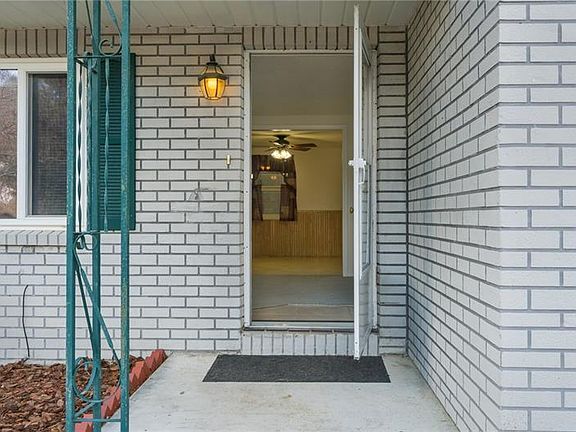 3rd image of 11935 Orangewood Dr