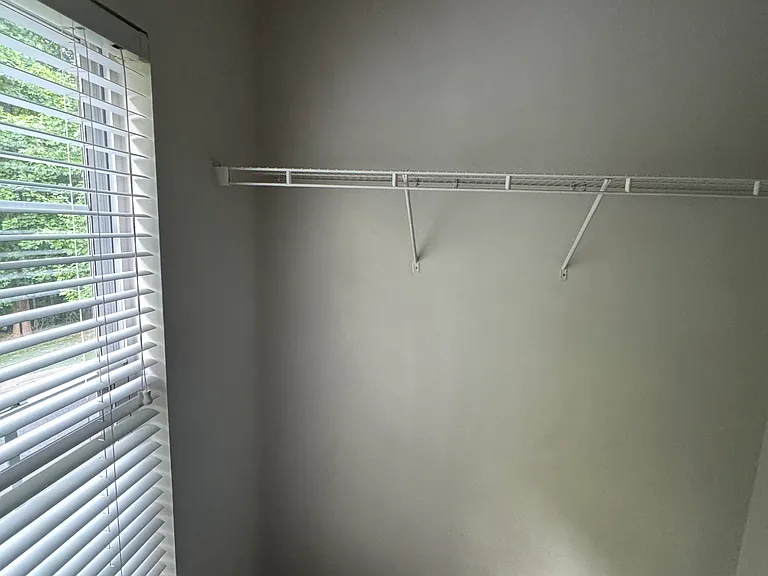 950 Redwood Dr — Photo 7