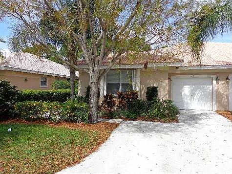 3rd image of 392 Coral Trace Cir W