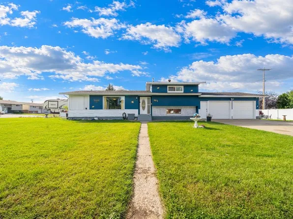 402 N Main St S, Redcliff, AB T0J 2P2
