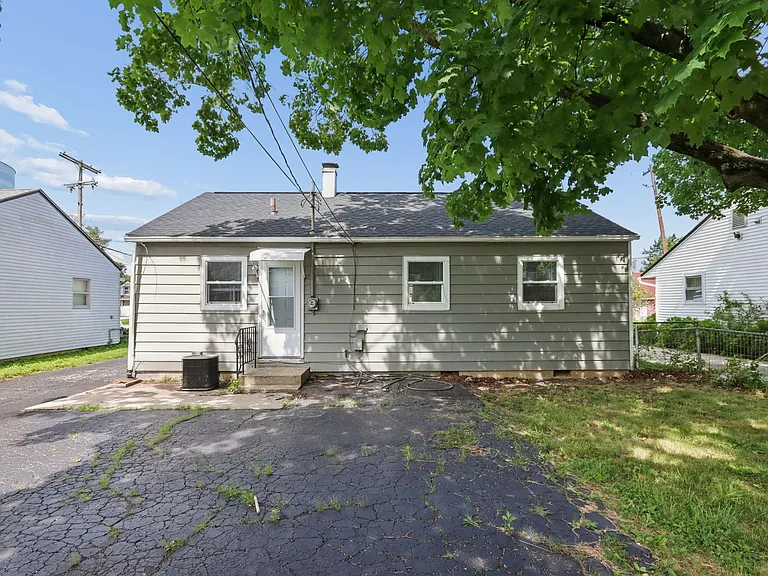 3366 Karl Rd — Photo 8