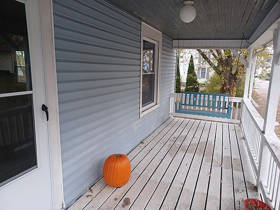 3rd image of 214 Diamond St