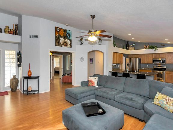 3rd image of 10140 W Ross Ave