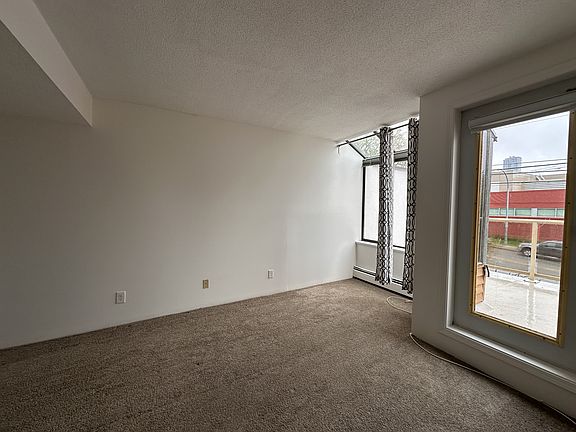 5th image of 812 Milton St #108
